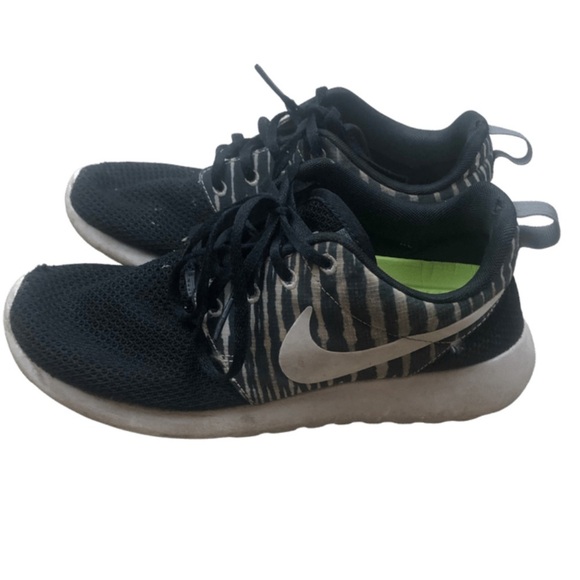 Nike Roshe One Custom Zebra Print Running Shoes - Picture 6 of 16